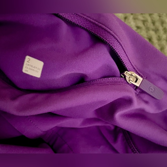NWOT Lululemon Speed Up shorts - Picture 4 of 4